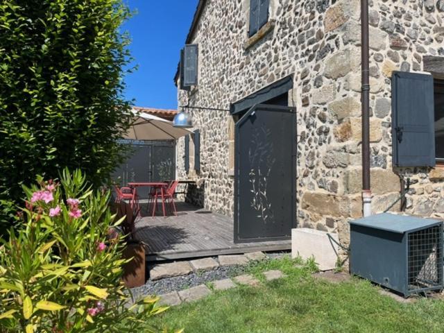 Domaine Des Pierres D Auvergne Flat Exterior foto